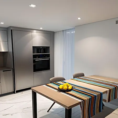 Duplex Exception A 10 Min Des Champs-elysees